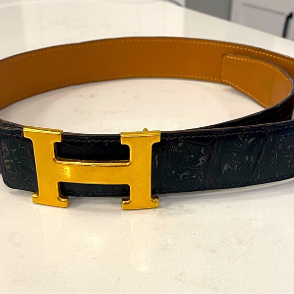 Hermes reversible H belt. Size 75. Black crocodile and brown leather.